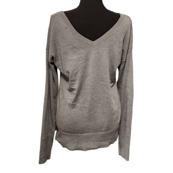 Poof New York Gray Bell Sleeve Sweater Medium - Picture 4 of 6